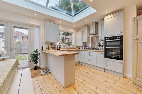 4 Raynes Road, Bristol, BS3 2DL