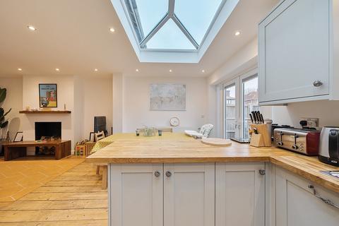 4 Raynes Road, Bristol, BS3 2DL