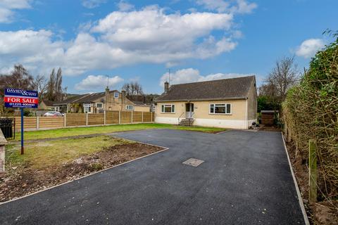 2 bedroom detached bungalow for sale, Westfield Park South, Bath