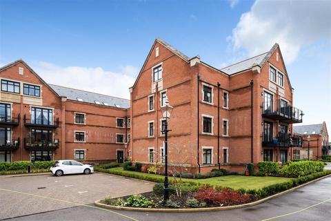 2 bedroom flat for sale, Marlborough Drive, Bushey WD23