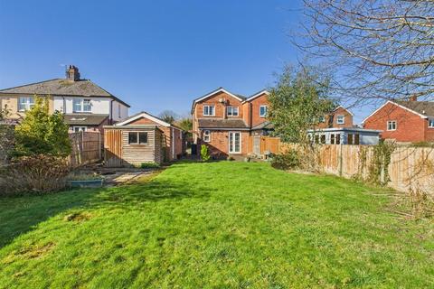 3 bedroom semi-detached house for sale, Upper Howsell Road, Malvern