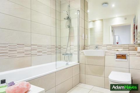 1 bedroom apartment for sale, 892 High Road, London N12