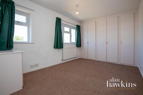 21 Argosy Road, Lyneham, Chippenham, SN15 4AP
