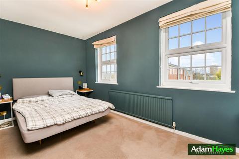 4 bedroom townhouse for sale, Ashburnham Close, London N2