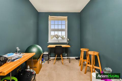 7 Ashburnham Close, London, N2 0NH