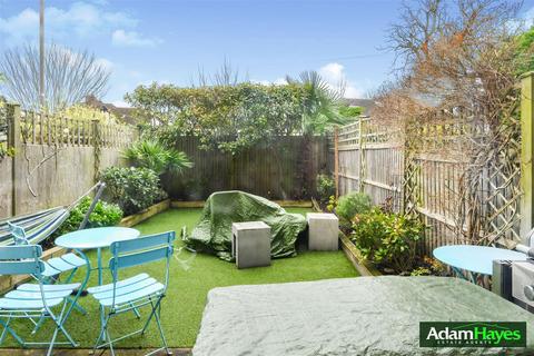 7 Ashburnham Close, London, N2 0NH