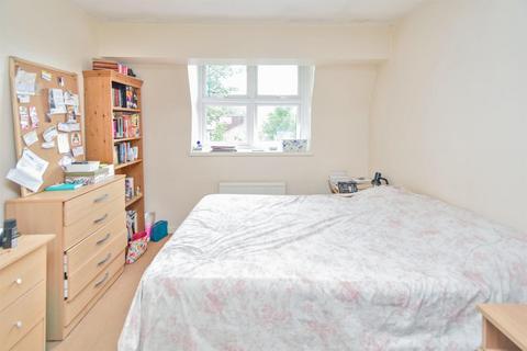 1 bedroom apartment for sale, Claybrook Close, London N2