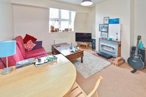 3 Claybrook Close, London, N2 8JG