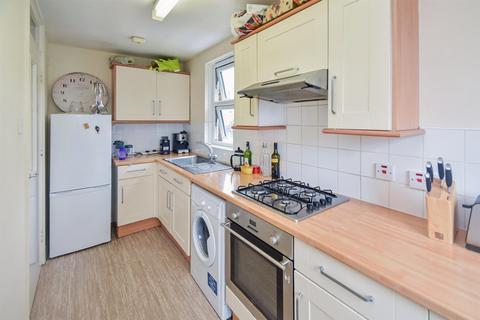 3 Claybrook Close, London, N2 8JG