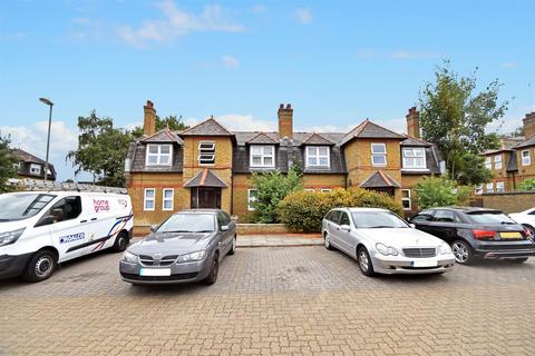 3 Claybrook Close, London, N2 8JG