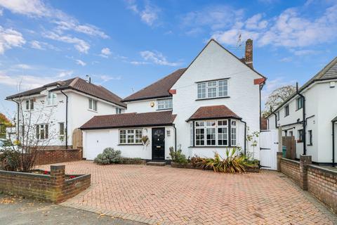 4 bedroom detached house for sale, Stratford Way, Watford, WD17