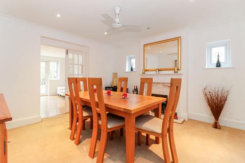 4 bedroom detached house for sale, Stratford Way, Watford, WD17