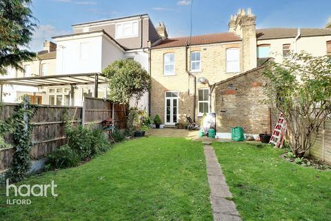 4 bedroom terraced house for sale, Sackville Gardens, Ilford