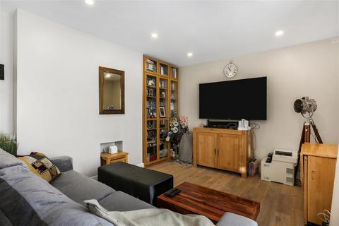 3 bedroom flat to rent, Margery Fry Court, Tufnell Park Road, London