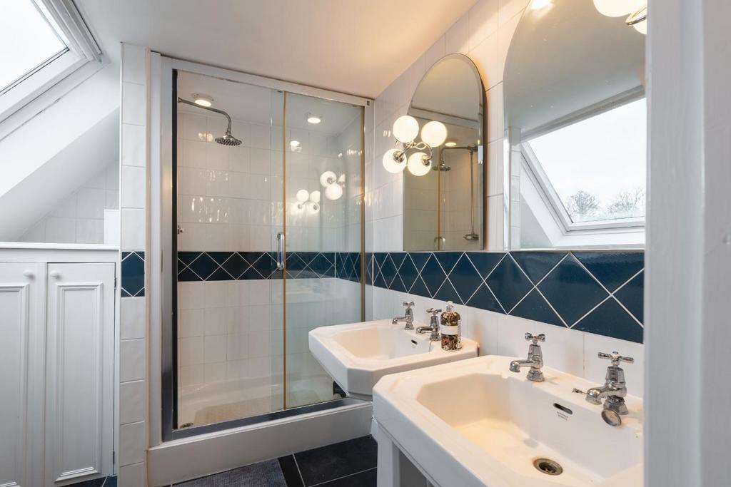 En suite 2.jpg