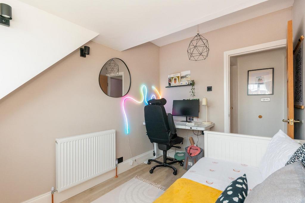 2 D6 CBH - Bedroom E.jpg