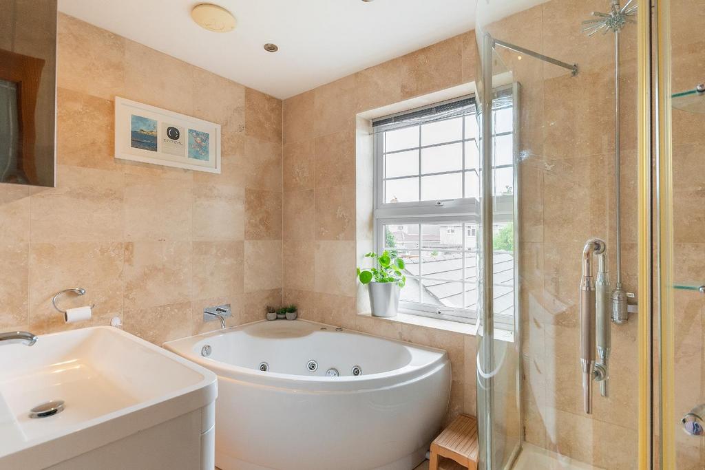 2 D6 CBH - Bathroom C.jpg