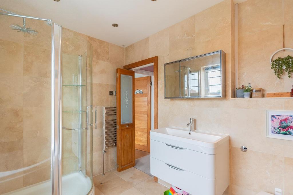 2 D6 CBH - Bathroom A.jpg