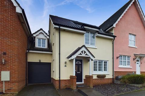 4 bedroom semi-detached house for sale, Kestrel Drive, Stowmarket IP14