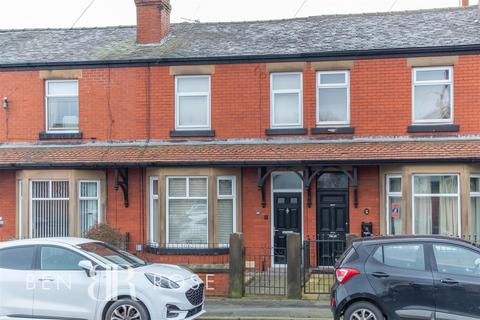 4 bedroom terraced house for sale, Weldbank Lane, Chorley