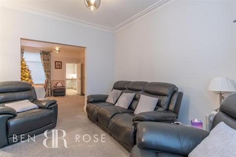 4 bedroom terraced house for sale, Weldbank Lane, Chorley