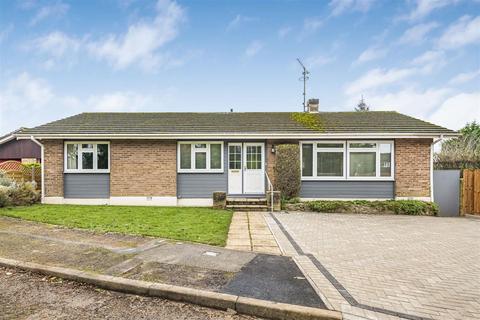 4 bedroom detached bungalow for sale, Southerndene Close, Tilehurst, Reading