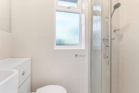 9 Woodleigh Avenue, London, N12 0LJ