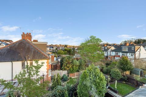 9 Woodleigh Avenue, London, N12 0LJ