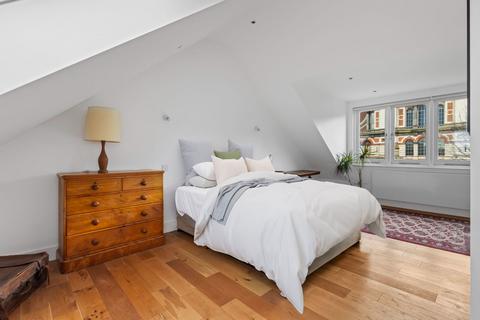 4 bedroom end of terrace house for sale, Dukes Avenue, London N10