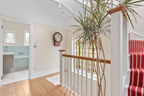 4 bedroom end of terrace house for sale, Dukes Avenue, London N10