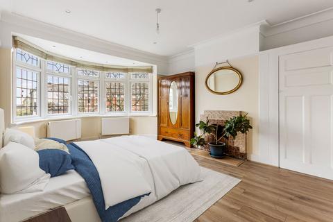 4 bedroom end of terrace house for sale, Dukes Avenue, London N10