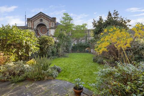 4 bedroom end of terrace house for sale, Dukes Avenue, London N10