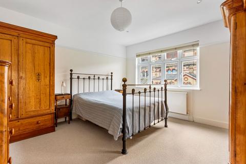 4 bedroom end of terrace house for sale, Dukes Avenue, London N10