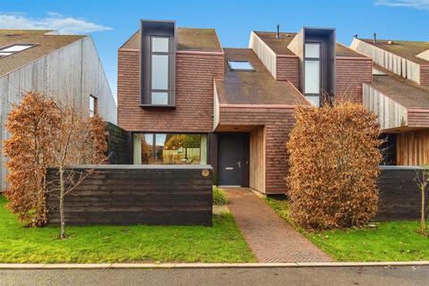 3 bedroom end of terrace house for sale, Golden Mede, Waddesdon, Buckinghamshire