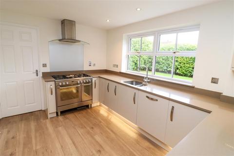 4 bedroom detached house for sale, Camus Close, Fleet GU52