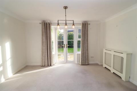 43 Camus Close, Church Crookham, Fleet, GU52 0UT