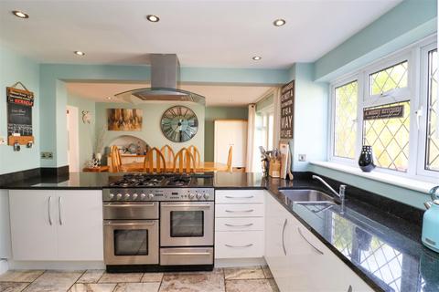 3 bedroom semi-detached house for sale, Greenways, Fleet GU52