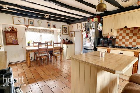 4 bedroom cottage for sale, Lower Kewstoke Road, Weston-Super-Mare