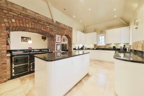 7 bedroom detached house for sale, Redcliff Road, Hessle, East Riding of Yorkshire, HU13 0HA