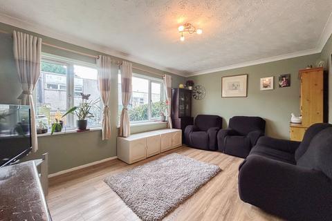 3 bedroom terraced house for sale, The Courtlands, Greenmeadow, NP44