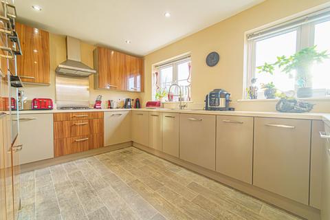 4 bedroom detached house for sale, Bethesda Close, Rogerstone, NP10