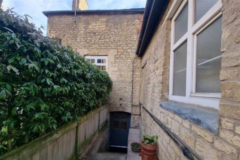 3 bedroom townhouse for sale, Barn Hill, Stamford