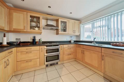 2 bedroom end of terrace house for sale, The Chantry, Headcorn, Ashford