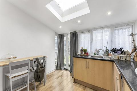 2 bedroom terraced house for sale, Pasquier Road, London, E17