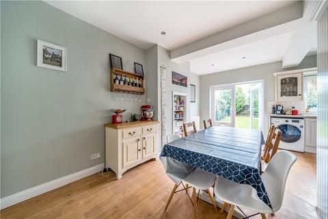 40 Ryecroft Avenue, Twickenham, TW2 6HR