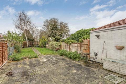 3 bedroom terraced house for sale, Beavers Lane, Hounslow, TW4