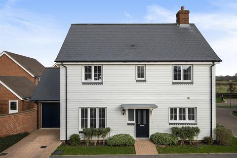 4 bedroom detached house for sale, Hop Pocket Way, Headcorn