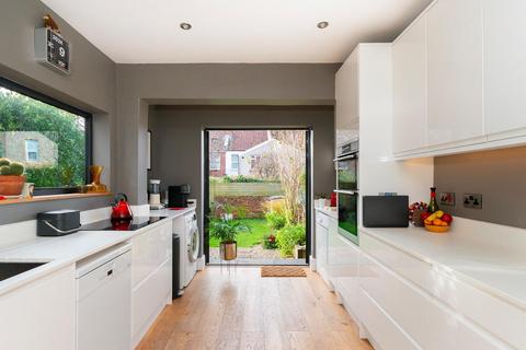 3 bedroom terraced house for sale, Harrowdene Road, Knowle