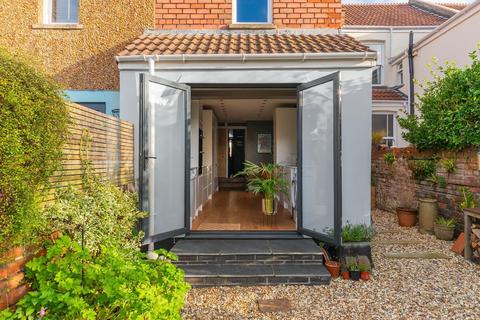 12 Harrowdene Road, Bristol, BS4 2JL