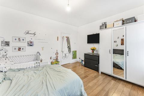 3 bedroom terraced house for sale, Upperton Road West, London, E13